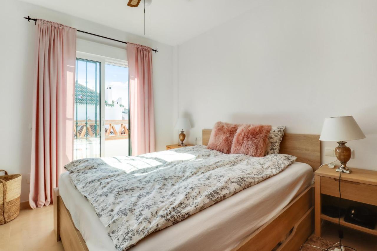 Apartamento Apt Nerja Chimenea With Ocean View, A/C, & Fiber Exterior foto